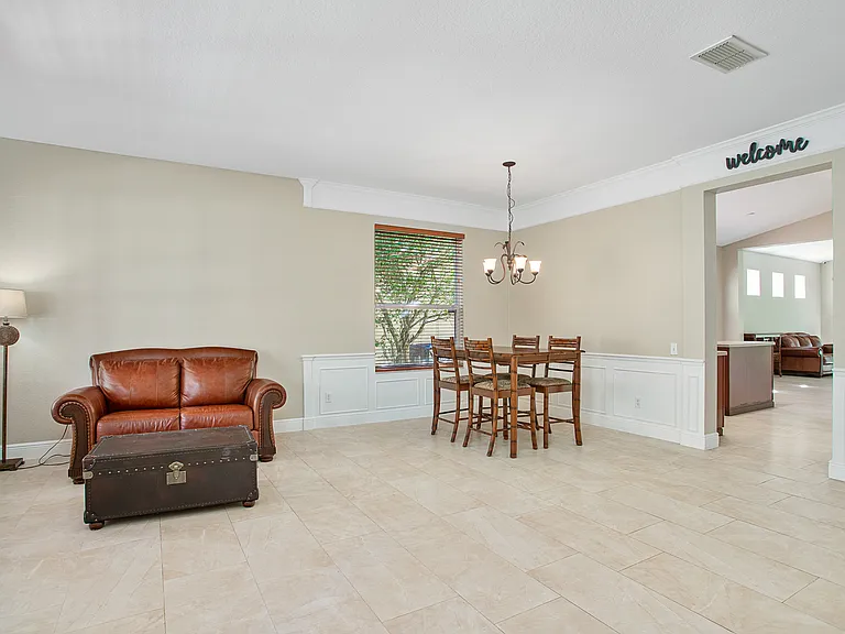8838 Abbotsbury Dr — Photo 3
