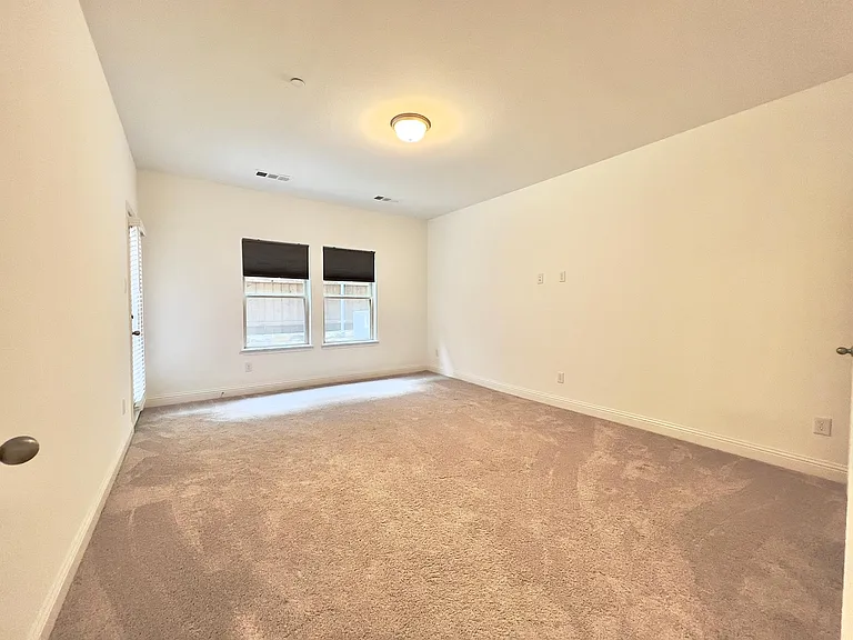109 Canonbury Dr — Photo 36