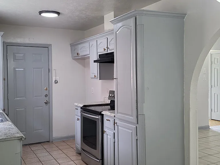 7508 Castillo Rd — Photo 10