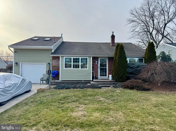 1005 Arthur Ave, Bristol, PA 19007