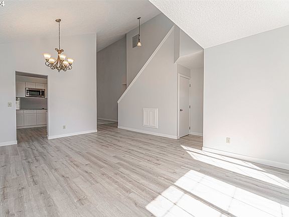 3rd image of 3512 NE 157th Ave