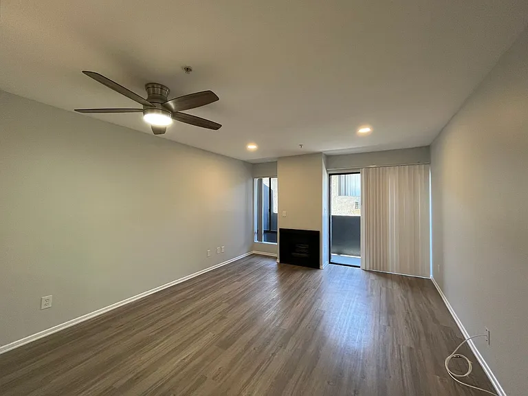 315 Virgil — Photo 14