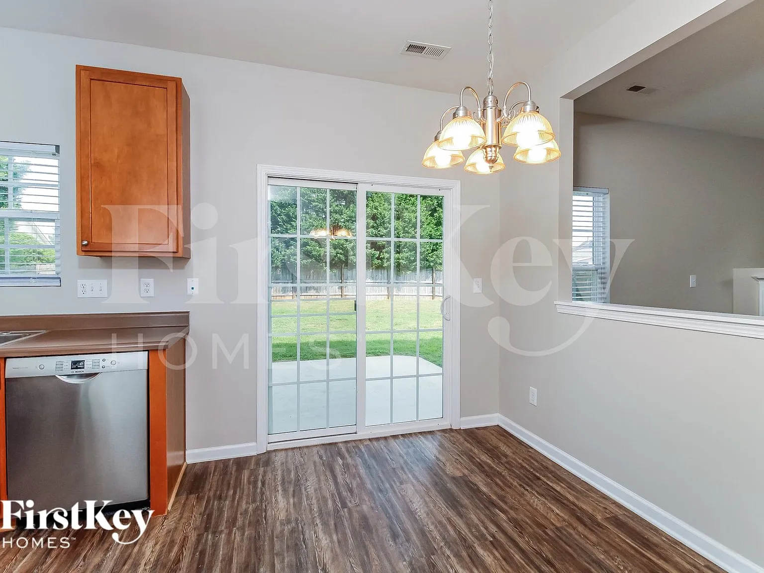 3 bed, 2.0 bath, 2069 sqft, $2,130 — Photo 3