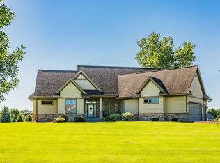316 Lindsay Rd, Hudson, WI 54016