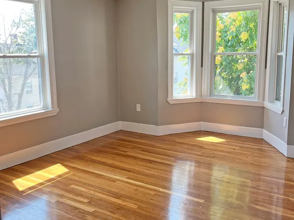 35 Burchstead Pl Floor 2, Lynn, MA 01902