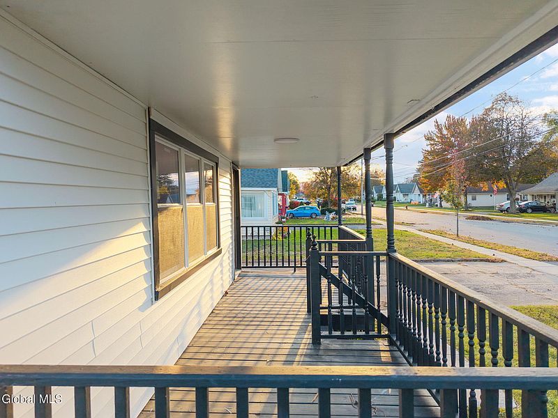 5th image of 12 Haviland Avenue