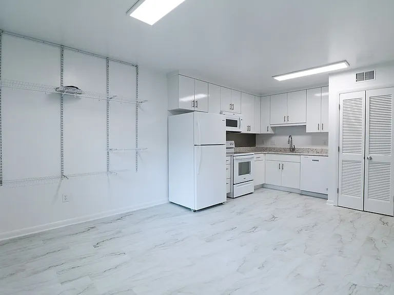 1731 Donlee Dr — Photo 5