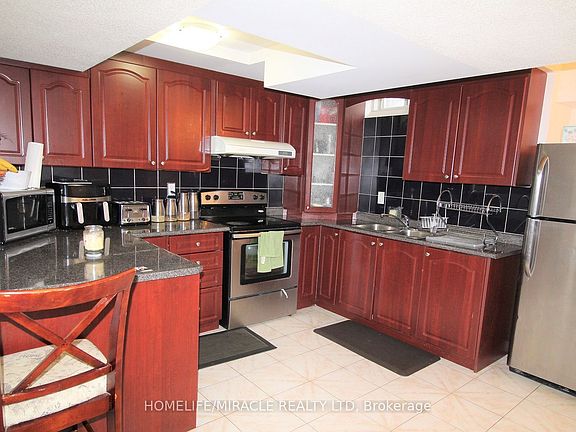 3rd image of 26 Briardale Rd #Basement