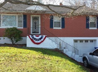 653 Lakeside Blvd W, Waterbury, CT 06708