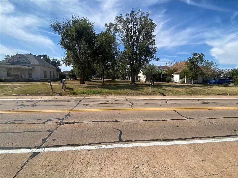 2nd image of 304 S Broadway Ave