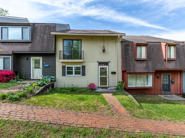 86 Woodlake Dr, Charlottesville, VA 22901