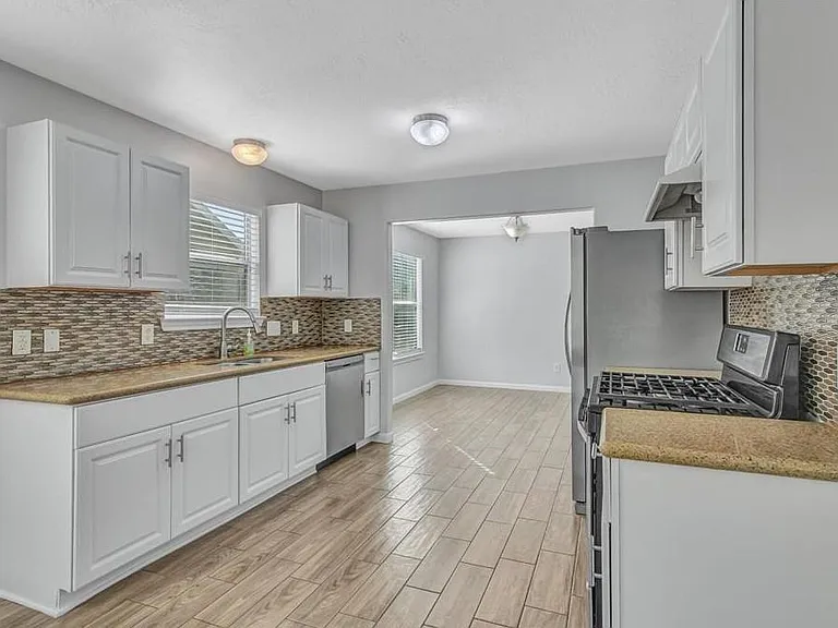 2927 Cypress Island Dr — Photo 11