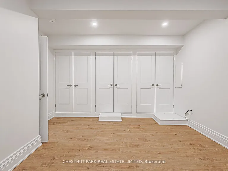 253 Pape Ave #LOWER — Photo 10