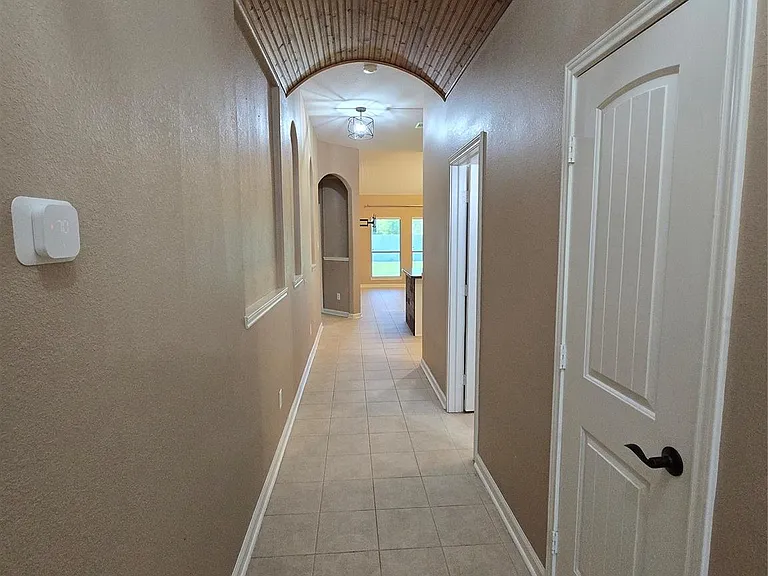 215 Danna St — Photo 8