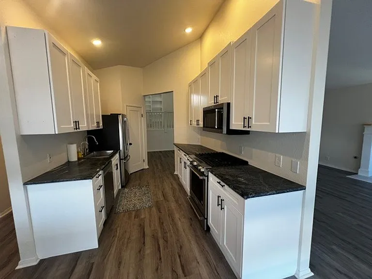 736 Hillside Dr — Photo 19