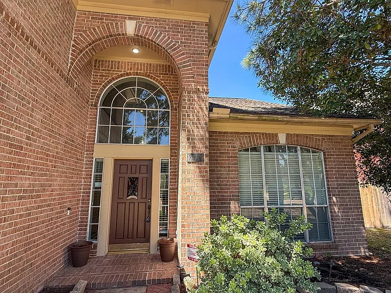 7319 Mountain Valley Dr — Photo 3