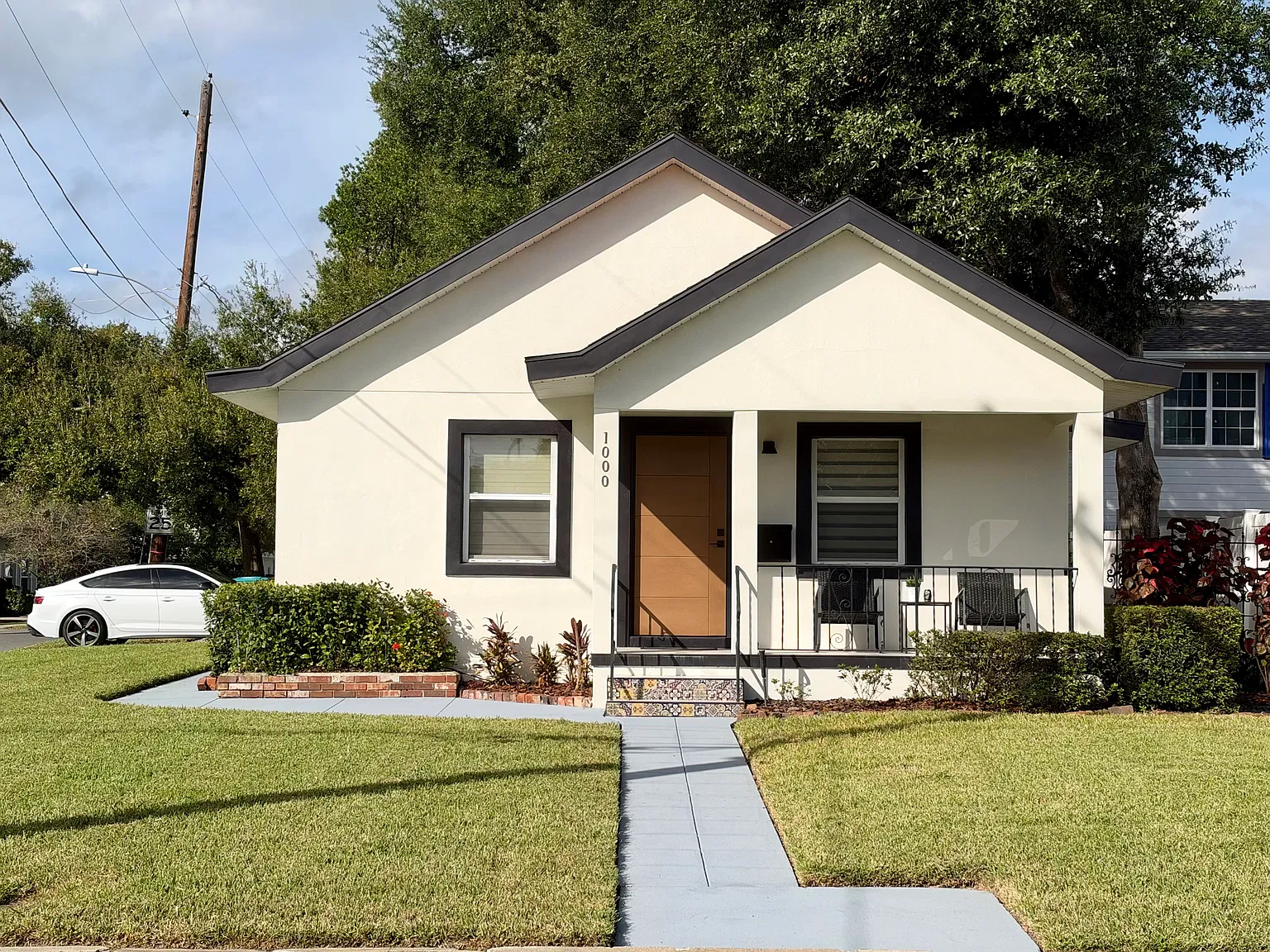 3 bed, 950 sqft, $2,650 — Photo 1