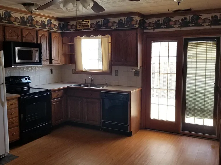520 Clarella Ct — Photo 1
