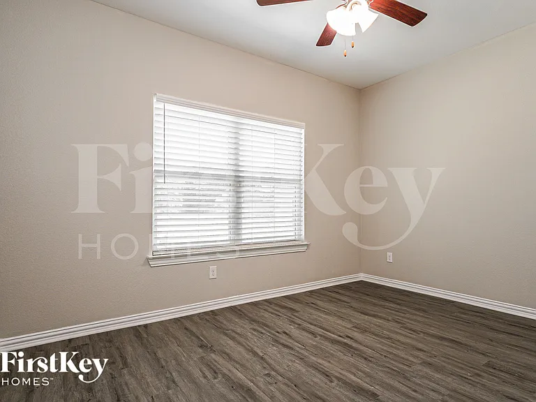 7384 Parkside Place Dr — Photo 14