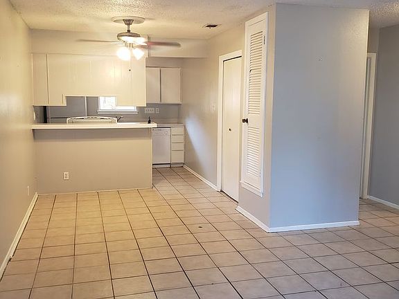 3rd image of 310 John Nance Garner Cir Unit 102