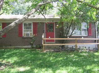 530 Pinoak Dr, Nicholasville, KY