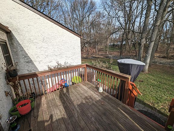 Deck with backyard accessible