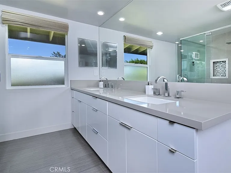 4347 Coronet Dr — Photo 30