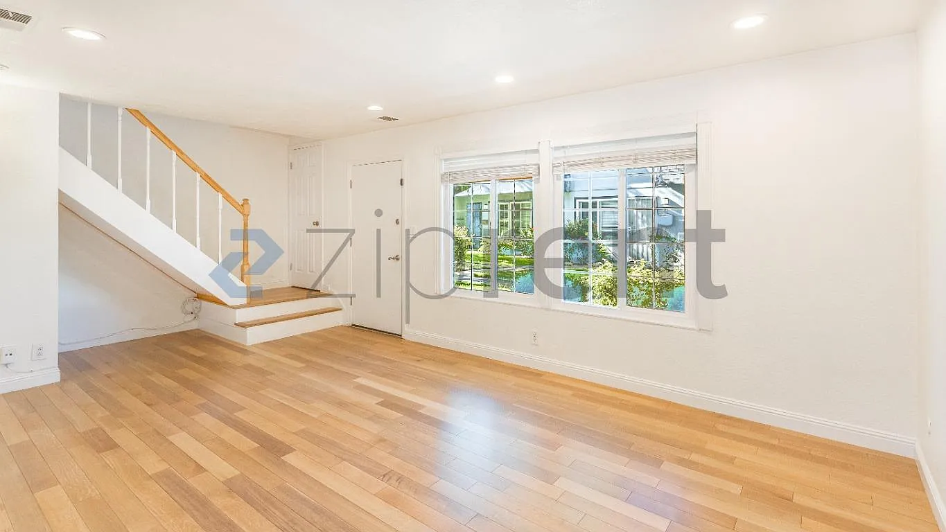 3 bed, 1.5 bath, 1100 sqft, $3,675 — Photo 3