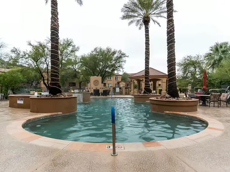 7050 E Sunrise Dr — Photo 2