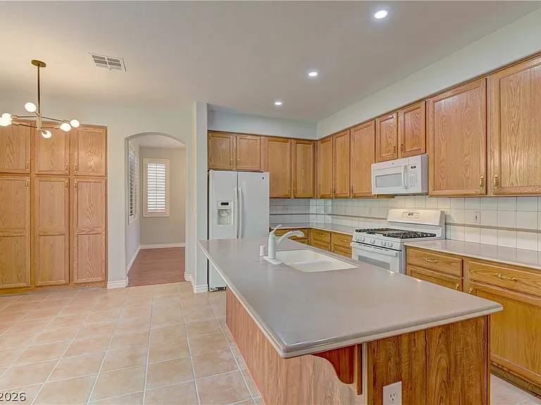 1813 Snow Spring Ln — Photo 12