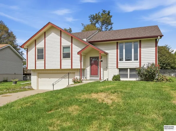 11212 Ohio St, Omaha, NE 68164