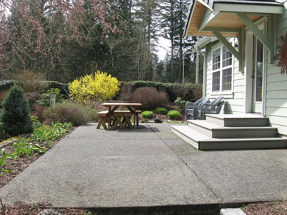 5th image of 4004 Campus Green Dr NE