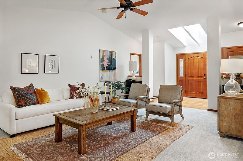 4th image of 2926 94th Street SE