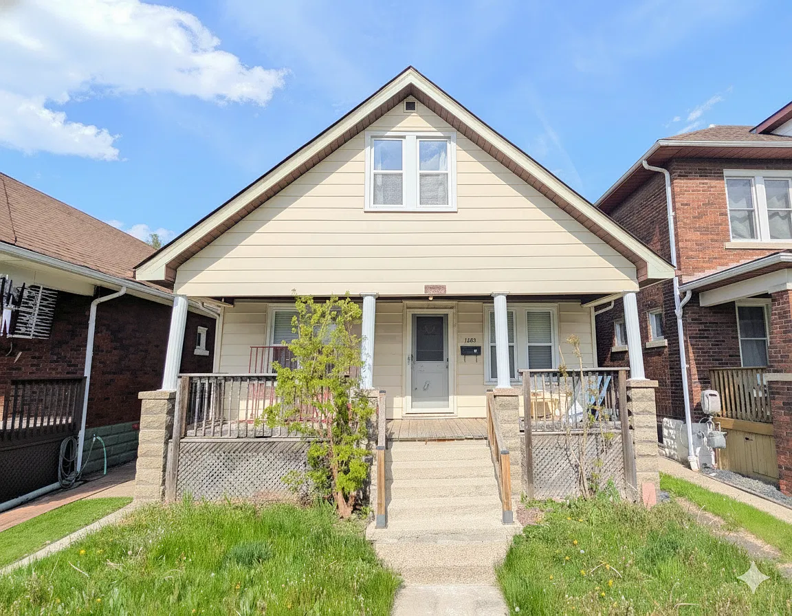 1580 Dufferin - Upper — Photo 2