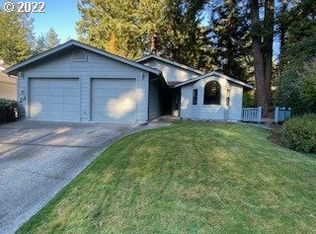 1391 Glenwood Dr, Brookings, OR