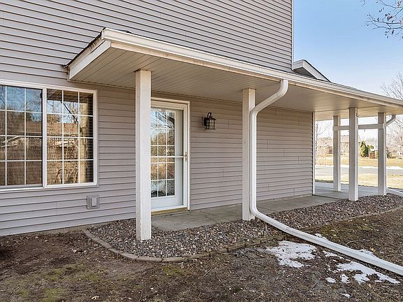5th image of 7884 Marilyn Dr