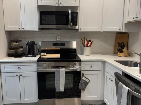 105 Amberly Drive W #G, Englishtown, NJ 07726