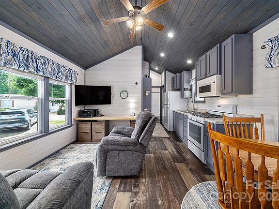 2nd image of 275 Mallard Loop