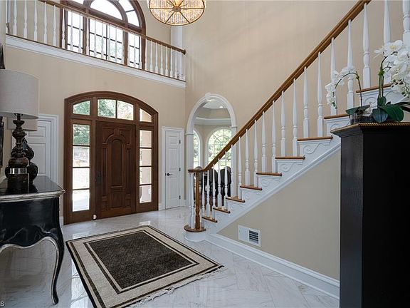 4th image of 444 Glenbrook Spg