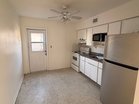 5th image of 695 NW 44th Ave