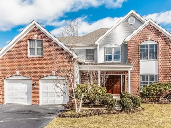 26 Hamilton Ct, Fairfield, CT 06824