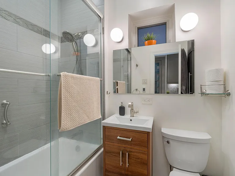 1542 N Campbell Ave #1 — Photo 6