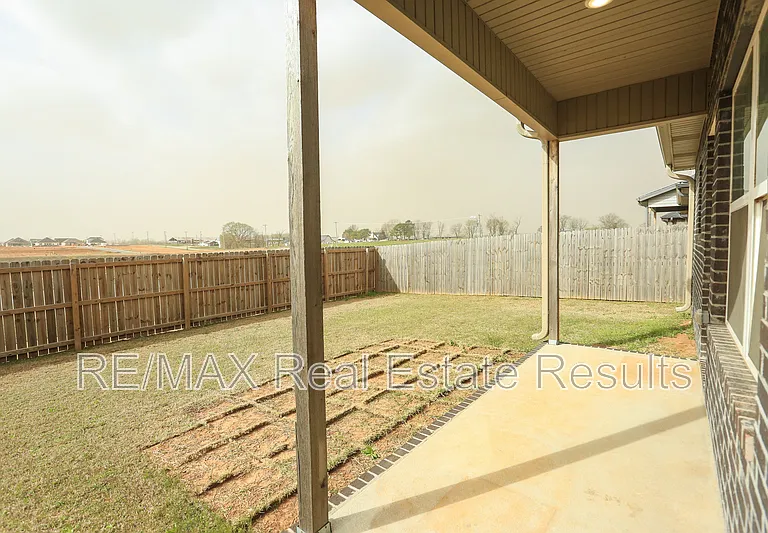 5911 SW Gentle Winds Ave — Photo 31