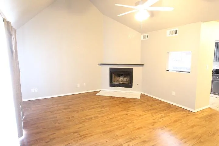 3 bed, 1444 sqft, $1,350 — Photo 3