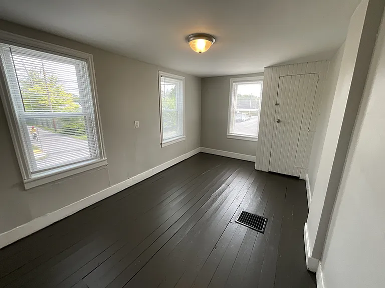 138 E South St — Photo 7