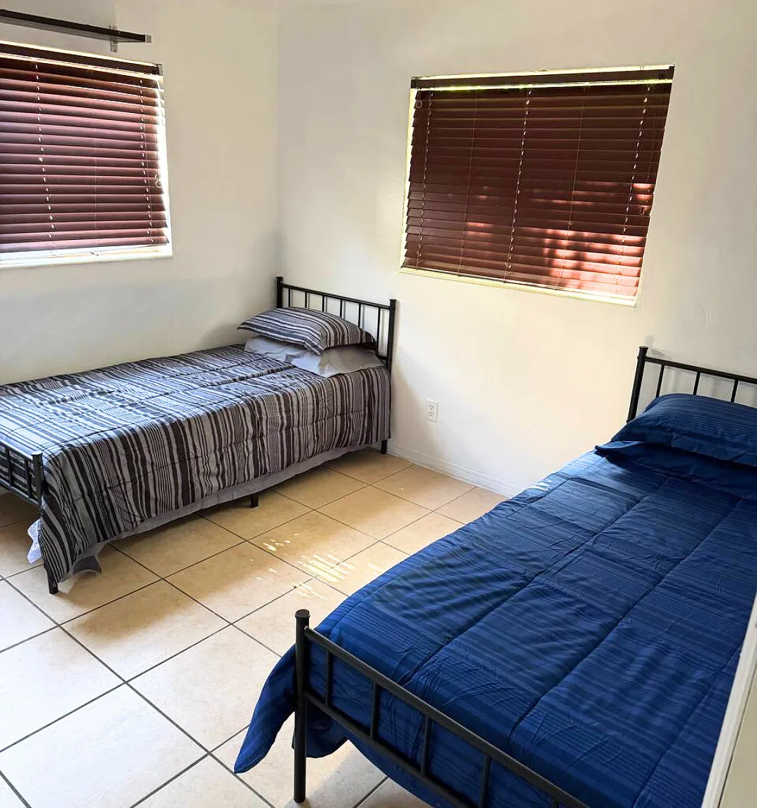 4 bed, 2000 sqft, $850 — Photo 4