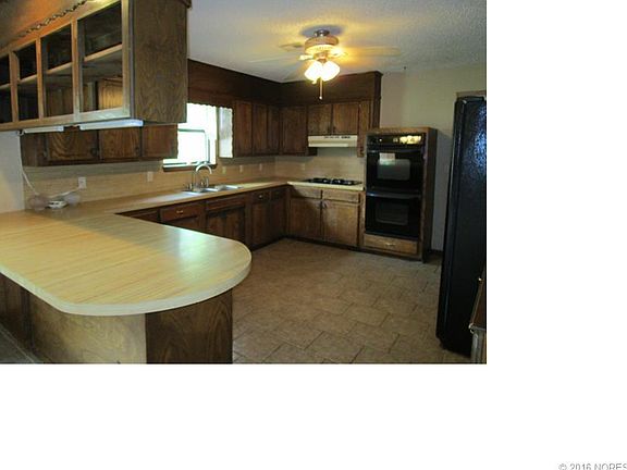 4th image of 150 Emery Ln