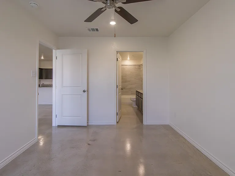 1230 Lehmann Dr — Photo 10