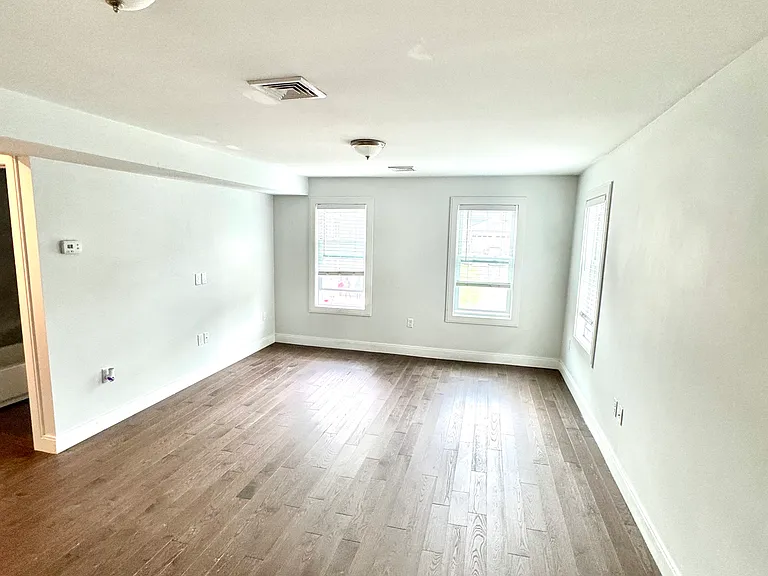 187 Webster Ave #2 — Photo 3