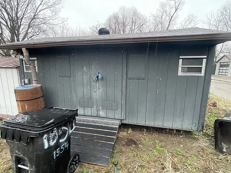 1554 Clara Ave — Photo 9